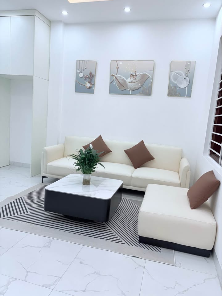 Nhà phố Lĩnh Nam 44m² giá 6.5 tỷ - Gần ô tô, sát Times City!