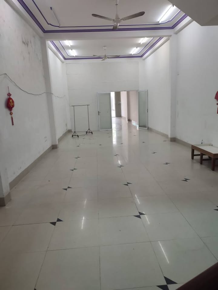 Nhà mặt tiền cho thuê đường Dã Tượng Nha Trang 125m² - Kinh doanh sầm uất!