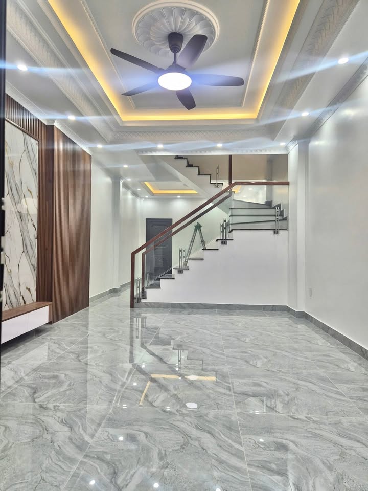 Nhà 3 tầng trên đường Trương Văn Lực, phường Hùng Vương, Hải Phòng - Giá 3.2 tỷ, chính chủ bán gấp!