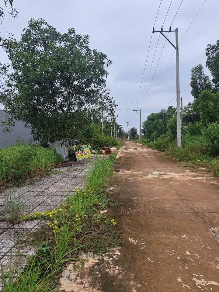 Đất nền Tân Tiến, Đồng Phú 210m² giá 900 triệu - Đường lớn, gần chợ, trường học!