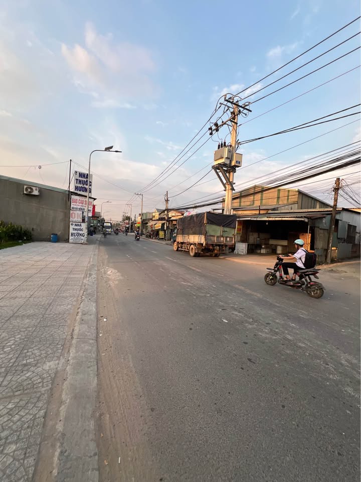 Đất nền Dĩ An 210m² giá 3.9 tỷ - Dòng tiền ổn định từ 2 kiot và 10 phòng trọ