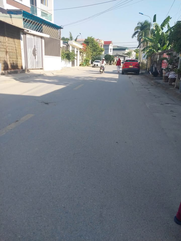 Đất nền Trục Chính Thôn Gia Lộc 120m² giá 2.65 tỷ - Sổ hồng chính chủ, xây dựng tự do!