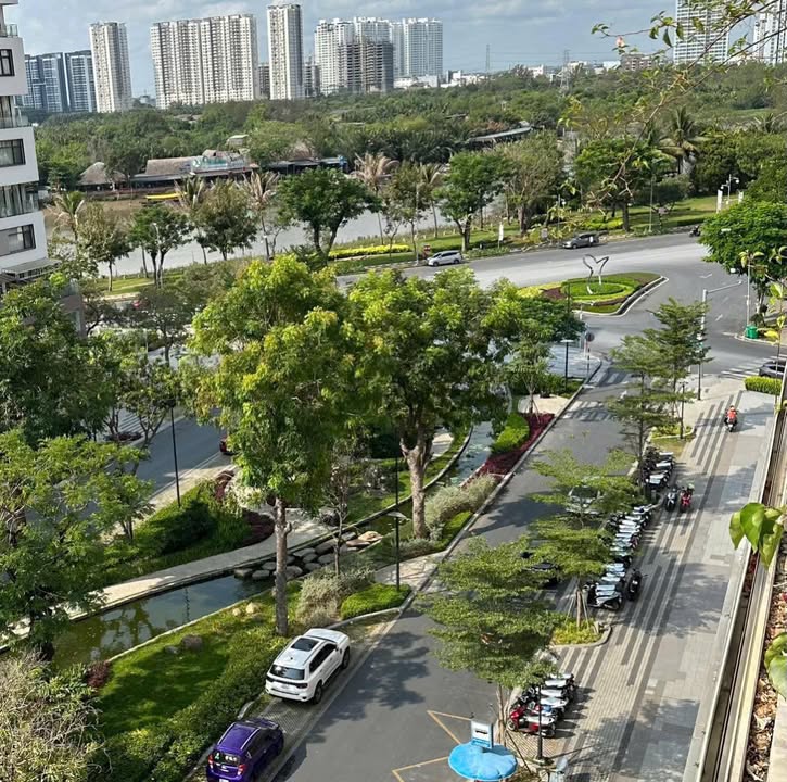 Căn hộ Tophouse Garden Plaza 1 quận 7 151m² giá 18 tỷ - View kênh đào tuyệt đẹp!