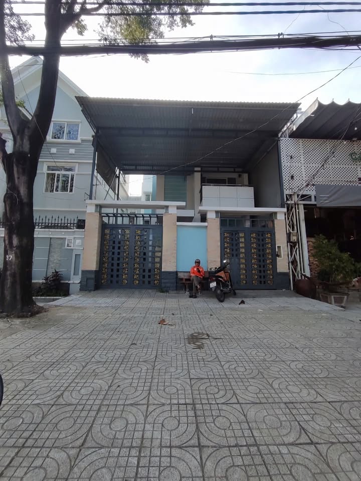 Nhà mặt tiền Vành Đai Trong, Bình Trị Đông B, 200m² - Giá chỉ 25 triệu/tháng!