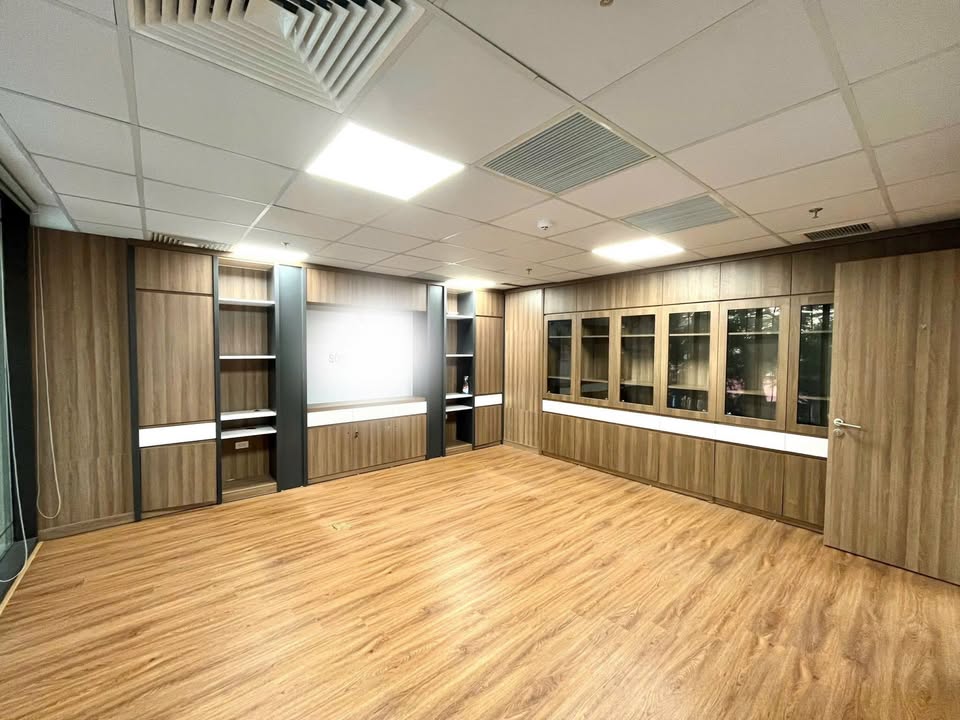 Văn phòng cho thuê tại Khu Ngoại Giao Đoàn 80m² giá 30 triệu - Sang trọng, đầy đủ nội thất!