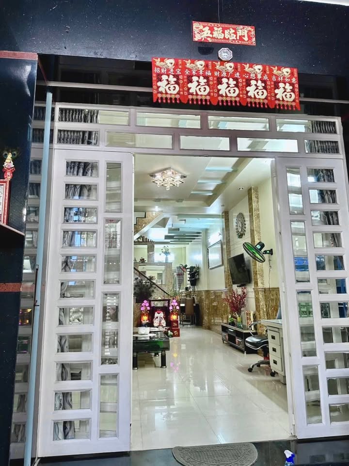 Nhà cho thuê hẻm 262 Lũy Bán Bích, Tân Phú 80m² giá 14.5 triệu - Phù hợp cho gia đình và văn phòng!