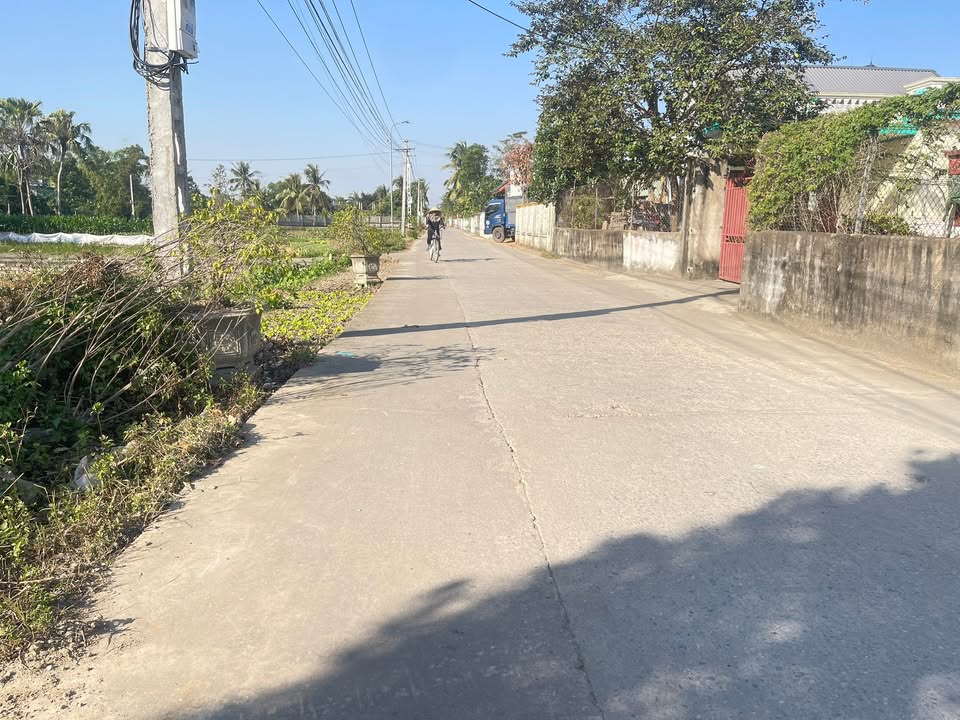 Đất nền Quảng Hợp 126m² giá 600 triệu - Đường ô tô tránh nhau, vị trí đắc địa!