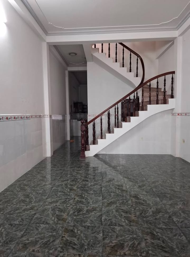 Nhà nguyên căn hẻm 86 Cách Mạng Tháng 8, 88m² giá 6.5 triệu - Thích hợp cho gia đình lớn!