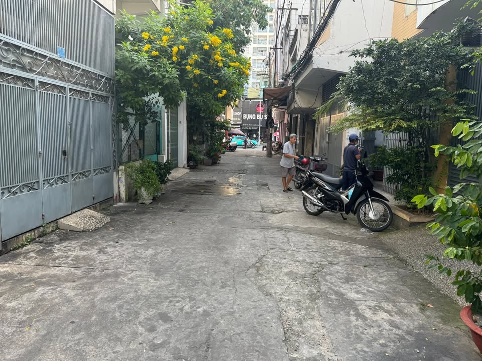 Nhà riêng Ông Ích Khiêm Q11 81m² giá 14 tỷ - Dọn vào ở ngay!