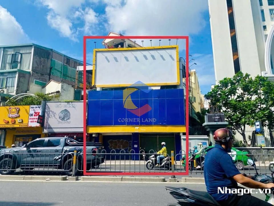 Nhà mặt tiền cho thuê tại Phan Đăng Lưu, Quận Phú Nhuận - Diện tích 240m², giá chỉ 85 triệu/tháng!