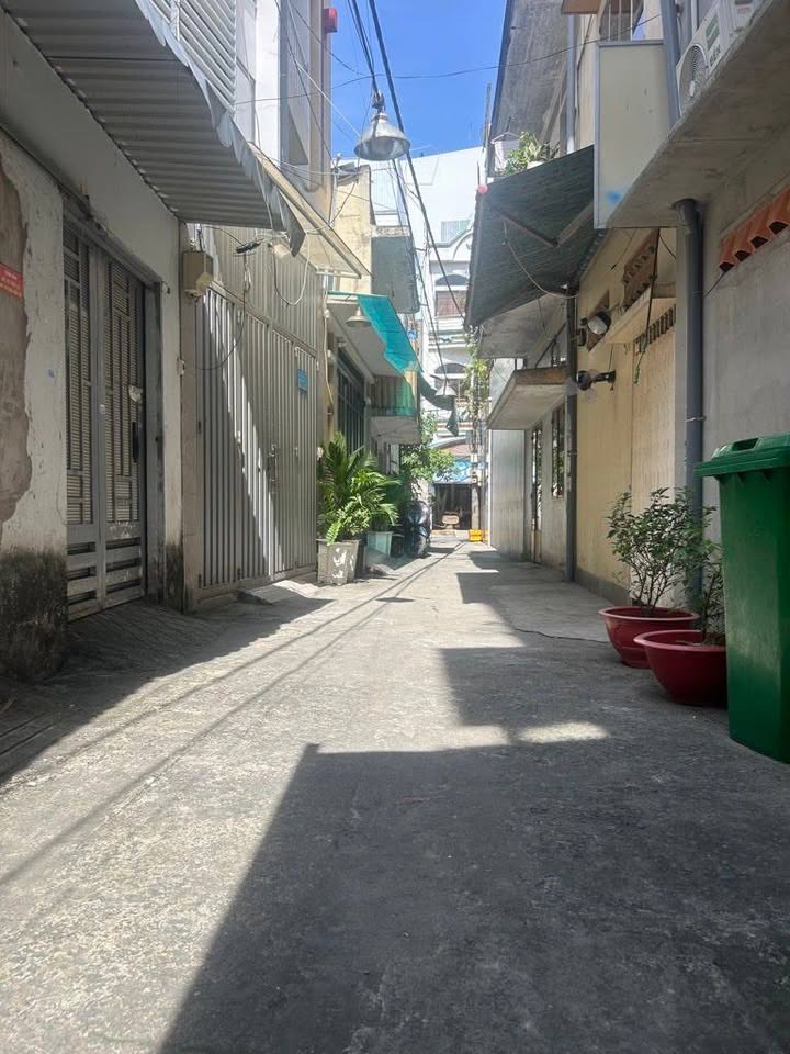 Nhà phố Lạc Long Quân Tân Bình 29m² giá thỏa thuận - Nhà mới vào ở ngay!