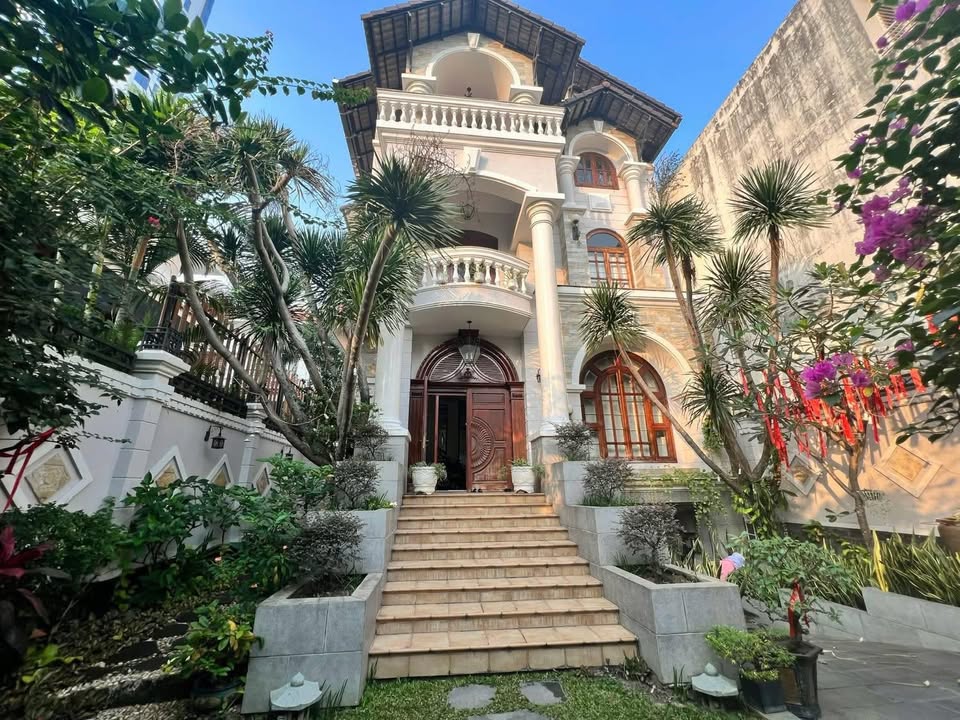 Biệt thự cho thuê Nguyễn Văn Hưởng, Thảo Điền 350m² giá 117 triệu - Không gian sống đẳng cấp