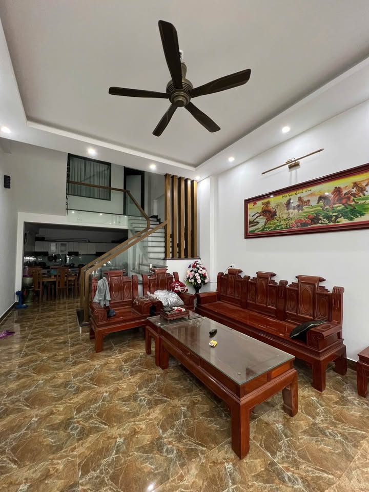 Nhà 3 tầng Đông Vệ, Thanh Hóa 70m² giá 7 tỷ - Vị trí vàng, đường ô tô tránh!