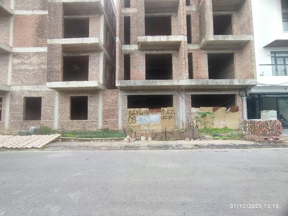 Nhà thô lô 2 Lạc Long Quân, Đông Vệ 80m² giá 6 tỷ - Bán gấp, phong thủy đẹp!