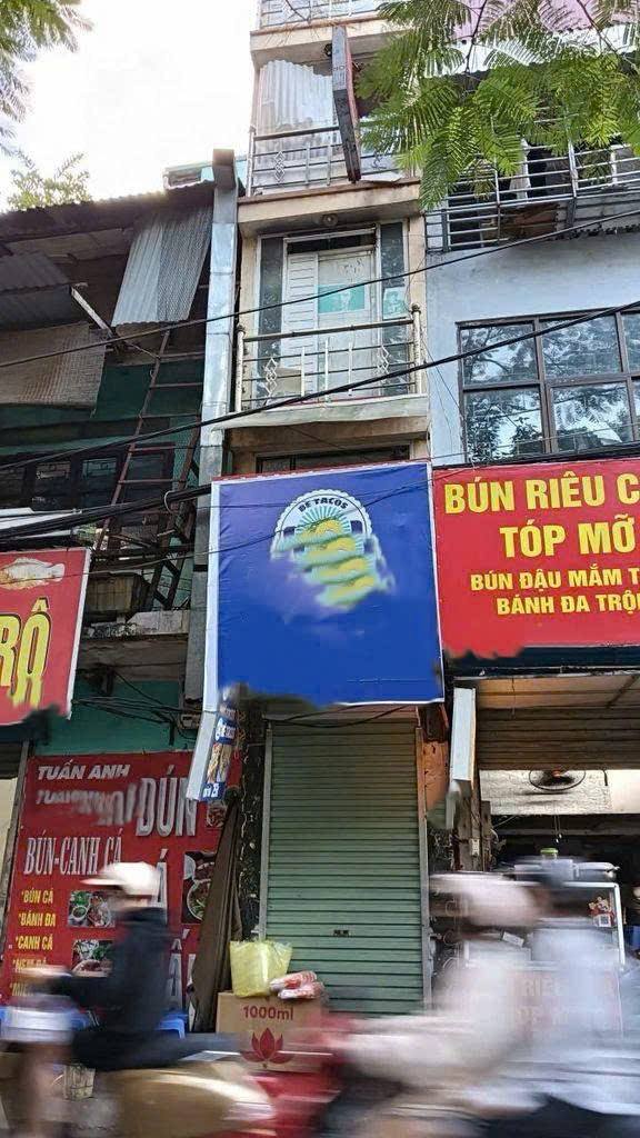Nhà cho thuê mặt phố Đặng Tiến Đông, Đống Đa 10m² giá 5.8 triệu - Phù hợp kinh doanh và ở