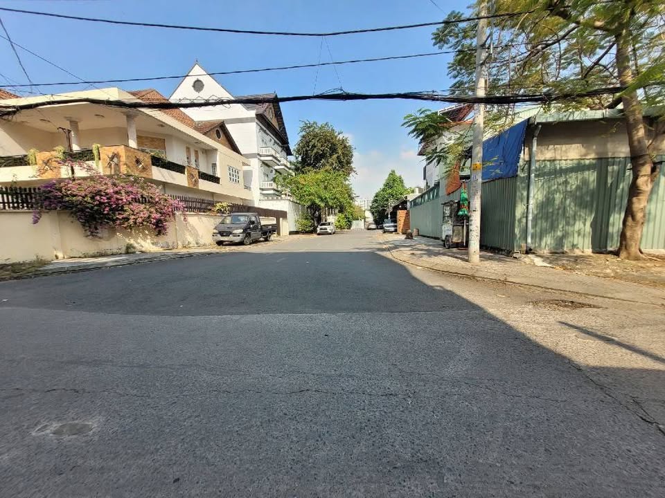 Nhà 4 tầng Hiệp Bình Thủ Đức 60m² giá 7.95 tỷ - Khu vực an cư sầm uất!