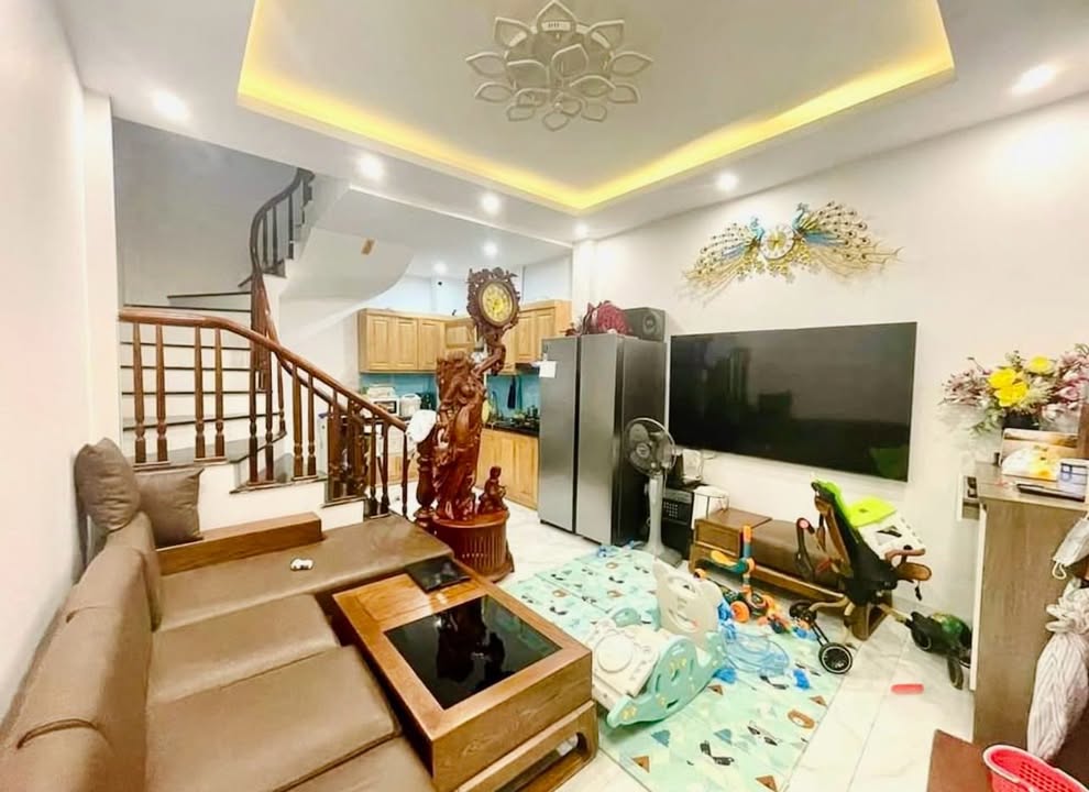 Nhà riêng Thạch Bàn, Long Biên 42m² giá 8 tỷ - An sinh tuyệt vời!