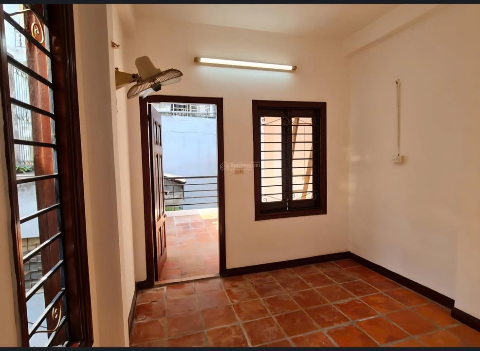 Nhà cho thuê Đội Cấn 50m² giá 15 triệu - Ô tô vào tận nhà!