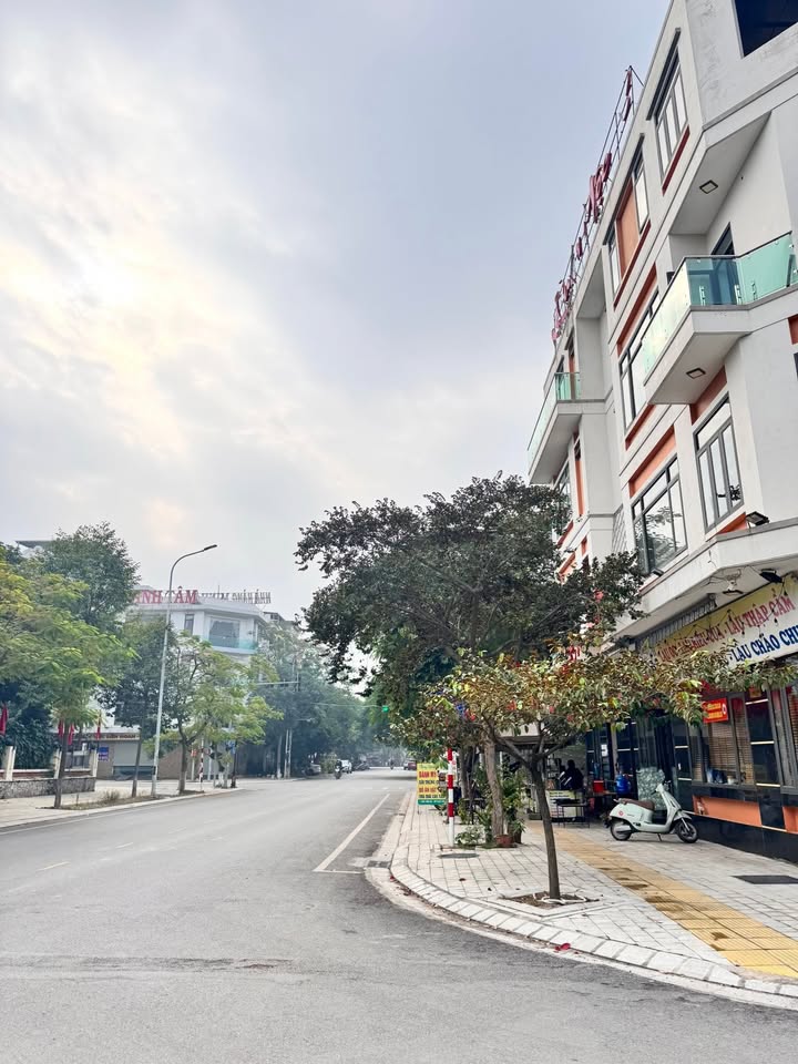 Nhà 4 tầng mới xây tại Kinh Bắc, Bắc Ninh 81m² giá 13 tỷ - Đầu tư sinh lời ngay!