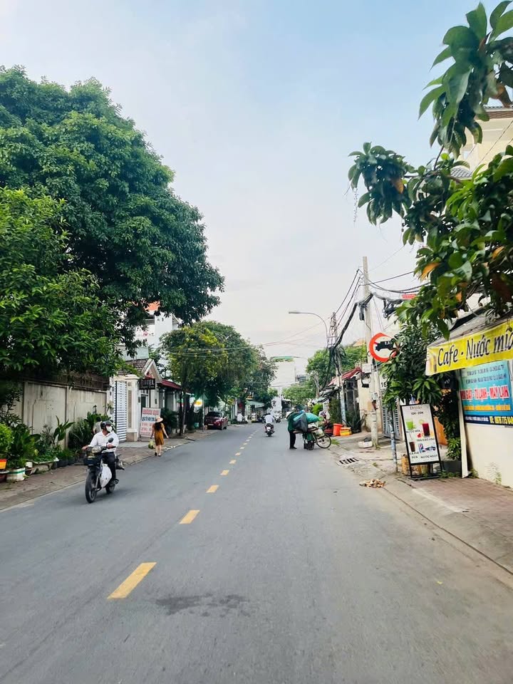 Nhà phố Thủ Đức 110m² giá 9 tỷ - Thiết kế hiện đại, gần Xa Lộ Hà Nội!