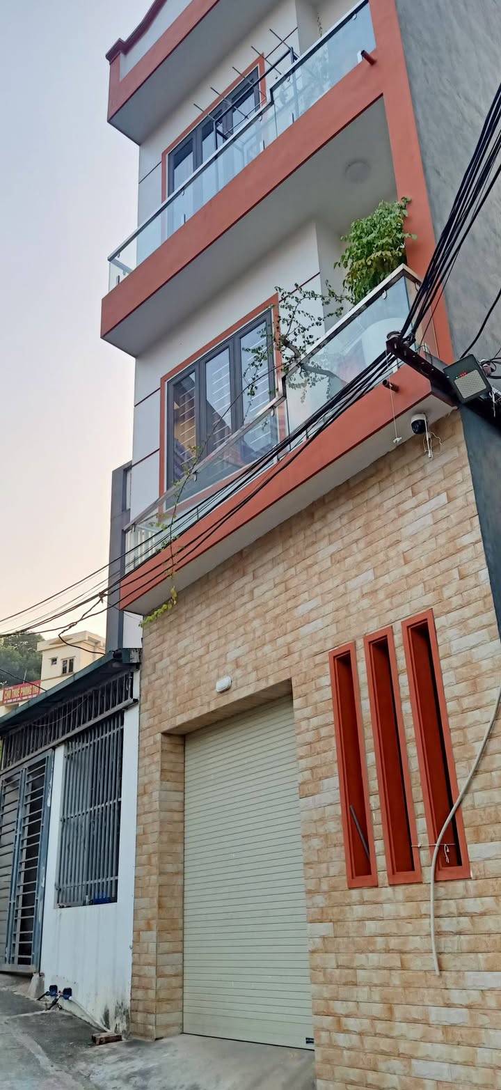 Nhà đẹp 3 tầng Bất Lự, Từ Sơn 77m² giá 4 tỷ - Ô tô đỗ cửa, sẵn sàng ở ngay!