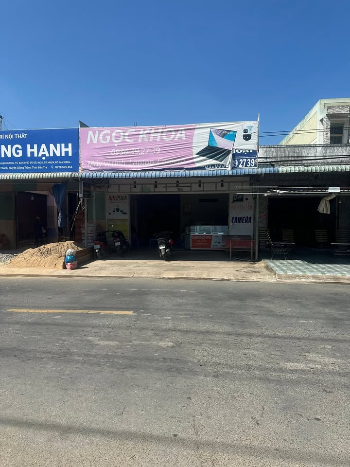 Nhà mặt tiền đường tỉnh 885, Giồng Trôm, Bến Tre 200m² giá 3.3 tỷ - Cơ hội đầu tư tuyệt vời!