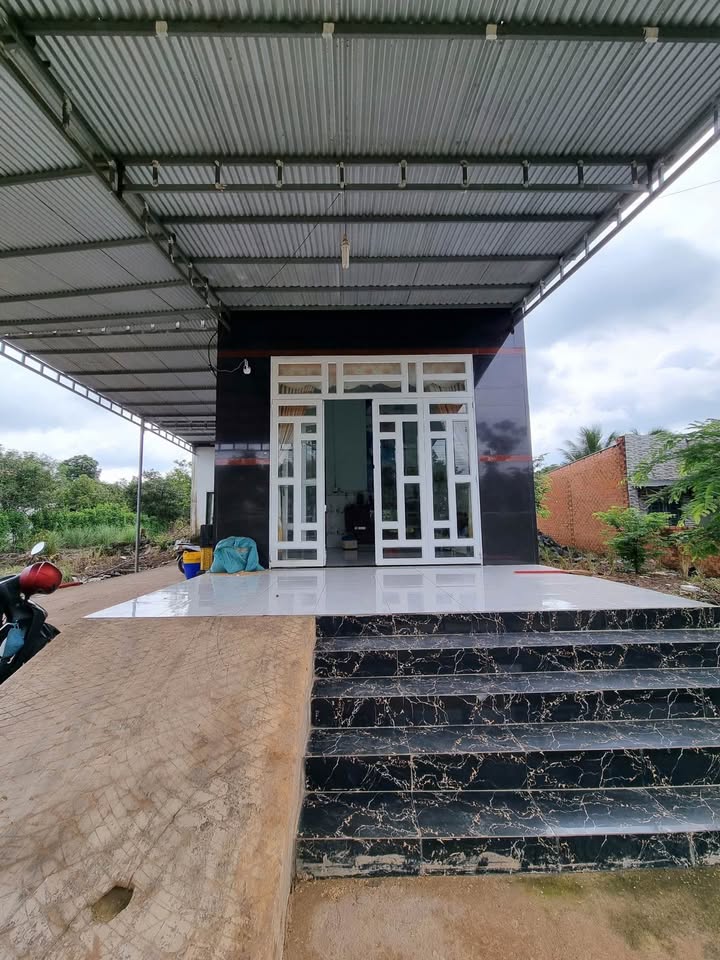 Nhà phố Phú Lâm 540m² giá 1 tỷ - Đầy đủ tiện nghi, sẵn sàng vào ở!