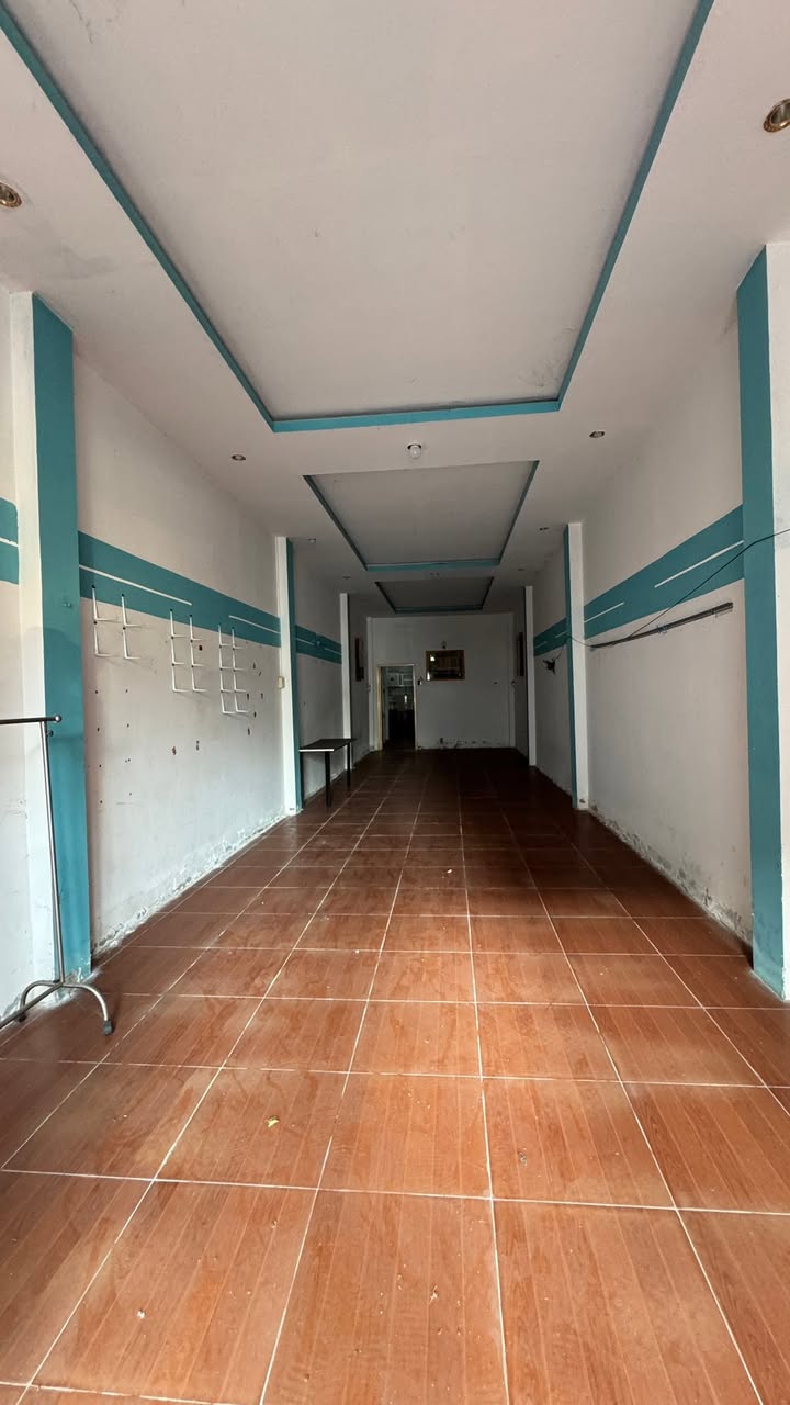 Nhà mặt tiền Trịnh Hoài Đức, Rạch Giá 86m² giá 2.8 tỷ - Sẵn sàng cho thuê hoặc bán!