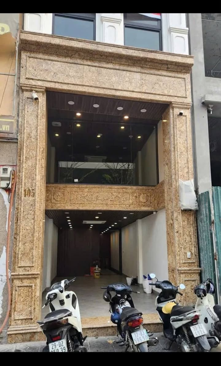 Cho thuê toà nhà mặt phố Đại La, Hai Bà Trưng 56m² - Thiết kế thông sàn, giá 65 triệu/tháng!