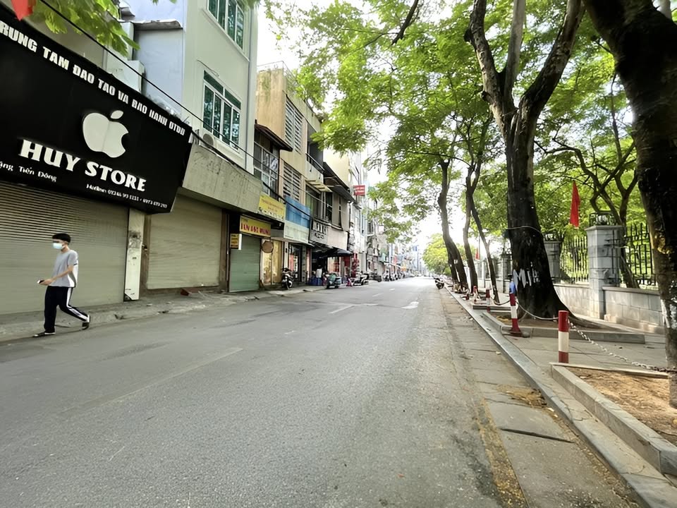 Cho thuê FrontHouse Đặng Tiến Đông Đống Đa 60m² giá 45 triệu - Không gian riêng biệt, thông sàn!