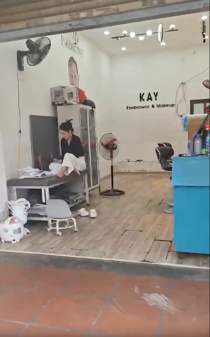 Cho thuê mặt bằng kinh doanh phố Láng Hạ, Đống Đa 18m² - Vỉa hè rộng, tiện ích đa dạng!