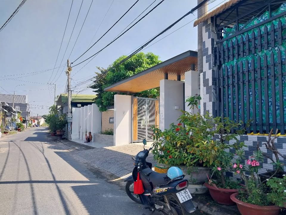 Nhà đẹp 166m² tại phường Tân Hòa, TP Phú Mỹ, giá chỉ 2.79 tỷ - Chính chủ bán gấp!