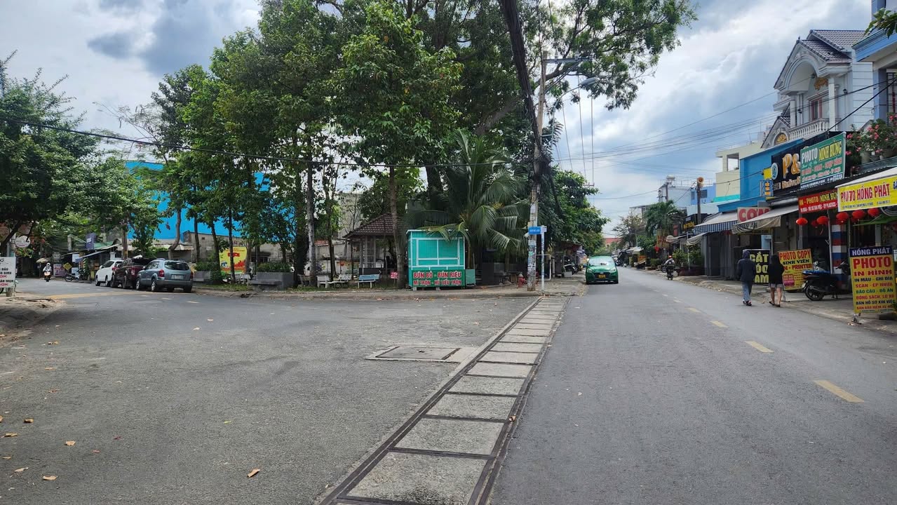 Nhà phố mặt tiền kinh doanh đường 385, Q9, 81m² chỉ 9.7 tỷ - Đầu tư sinh lời ngay!