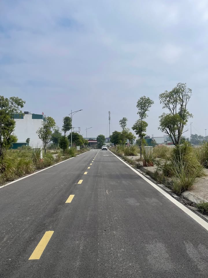 Townhouse KĐT Hoàng Hiệp, Kim Bảng 90m² giá 3.3 tỷ - Hướng Nam, không lỗi bốt!