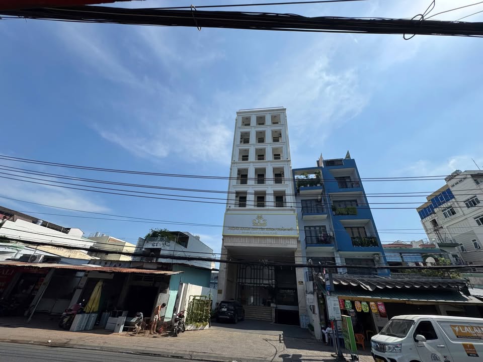 Bán Tòa Nhà 990F Âu Cơ, Quận Tân Bình, Diện Tích 238m² - Dòng Tiền 300 triệu/tháng!