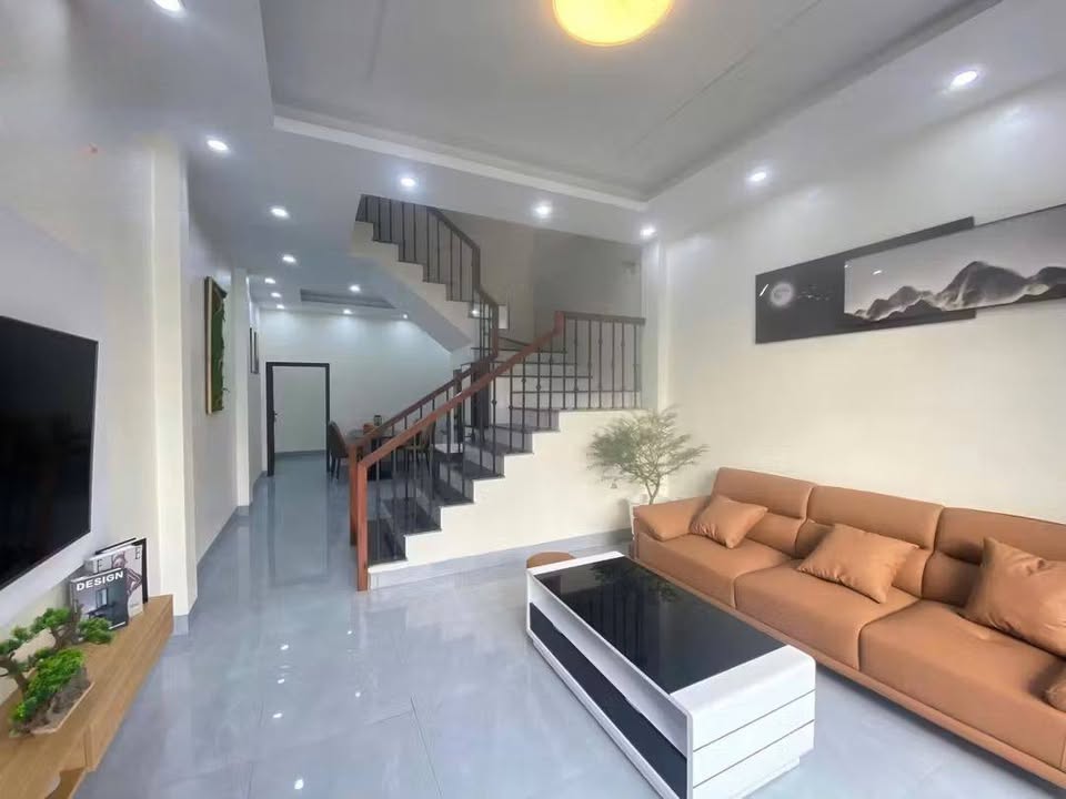 Nhà 2 tầng Ninh Sơn giá chỉ 2 tỷ - Cơ hội vàng cho gia đình bạn!