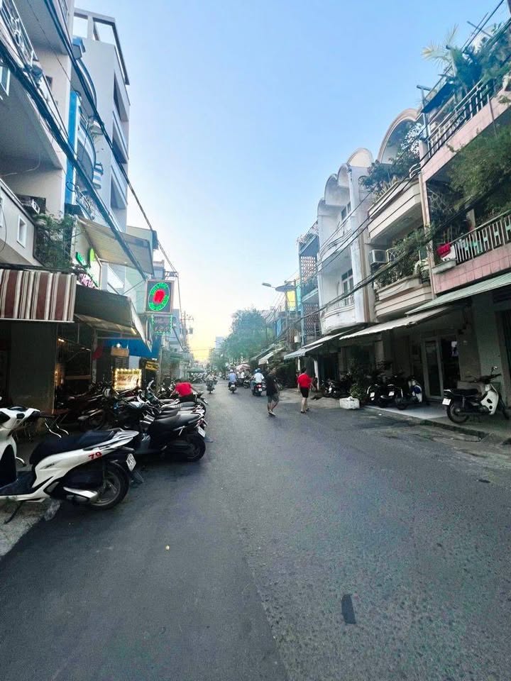 Nhà 5 tầng quận 11, 39m² giá 9.5 tỷ - Vị trí đẹp, pháp lý rõ ràng!