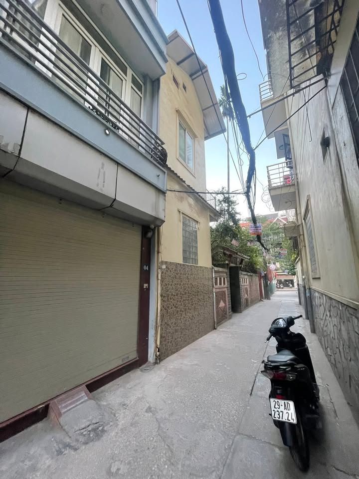 Nhà phố Đội Cấn, Ba Đình 40m² giá 1 tỷ - Kinh doanh sầm uất!