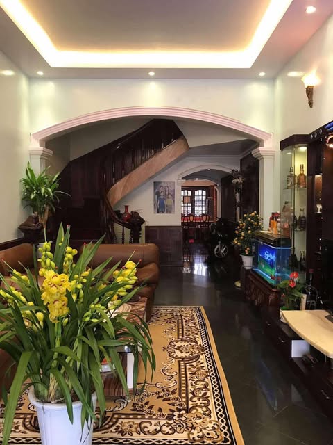 Nhà mặt đường Giải Phóng, Trường Thi 120m² giá 14 tỷ - Kinh doanh buôn bán đắc địa!