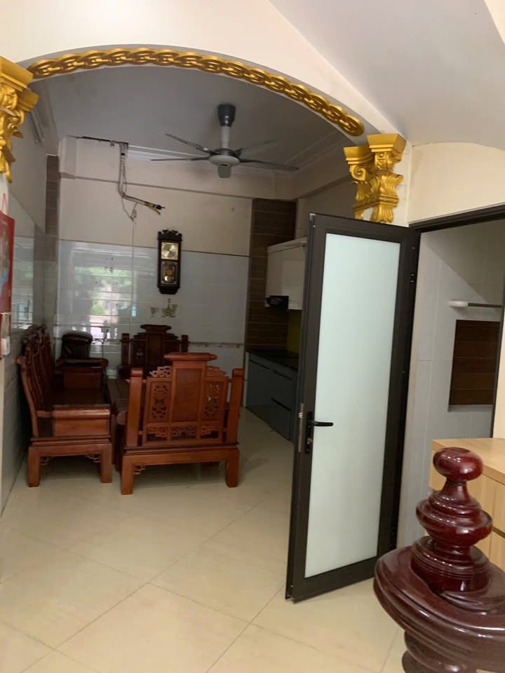 Nhà cho thuê 4 tầng ở phố Thanh Am, Long Biên - Giá 9 triệu/tháng, tiện nghi đầy đủ!