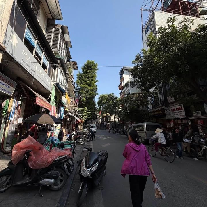 Nhà mặt phố Hàng Chiếu, Hoàn Kiếm 12.7m² giá 15.5 tỷ - Kinh doanh sầm uất ngay!