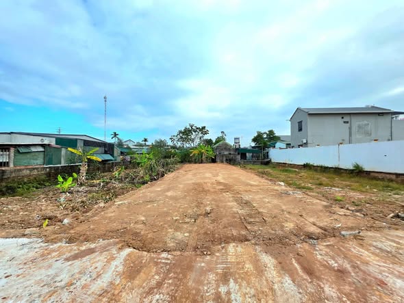 Đất nền khu phố 5 Hải Yên 100m² giá 1.1 tỷ - Cơ hội đầu tư sinh lời!