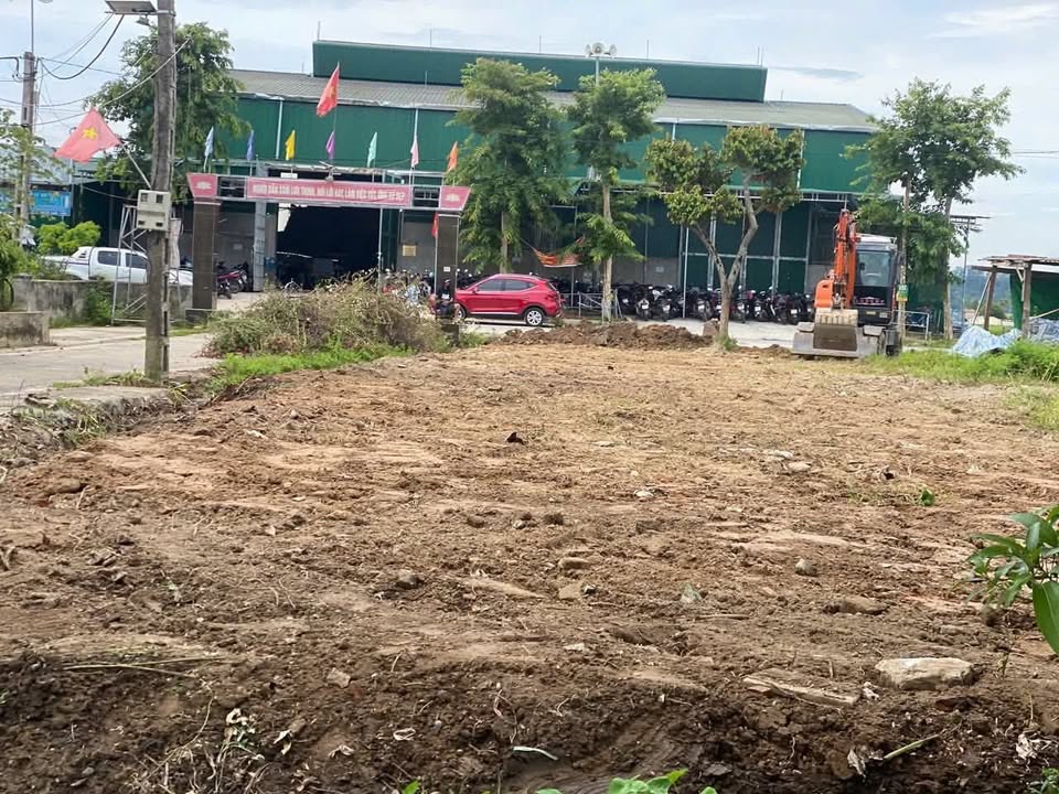Đất nền Lưu Sơn Đô Lương 240m² giá 2.34 tỷ - Tiềm năng kinh doanh vô hạn!