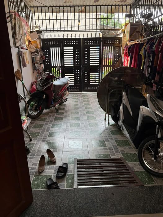 Nhà 2 tầng tại Dĩ An 106m² giá 4.2 tỷ - Thiết kế hoàn thiện, gần trường học!