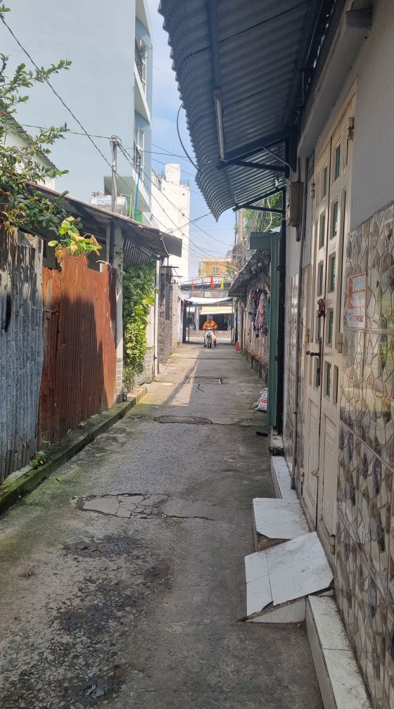 Bán nhà hẻm 1 sẹc đường Huỳnh Tấn Phát, quận 7, 70m² - Sổ hồng riêng, hoàn công!