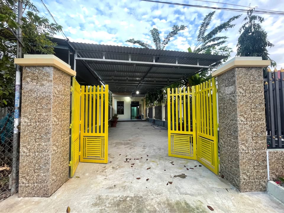 Nhà đẹp thôn An Định, Diên Phước 200m² giá 2.3 tỷ - Ô tô vào tận nơi!