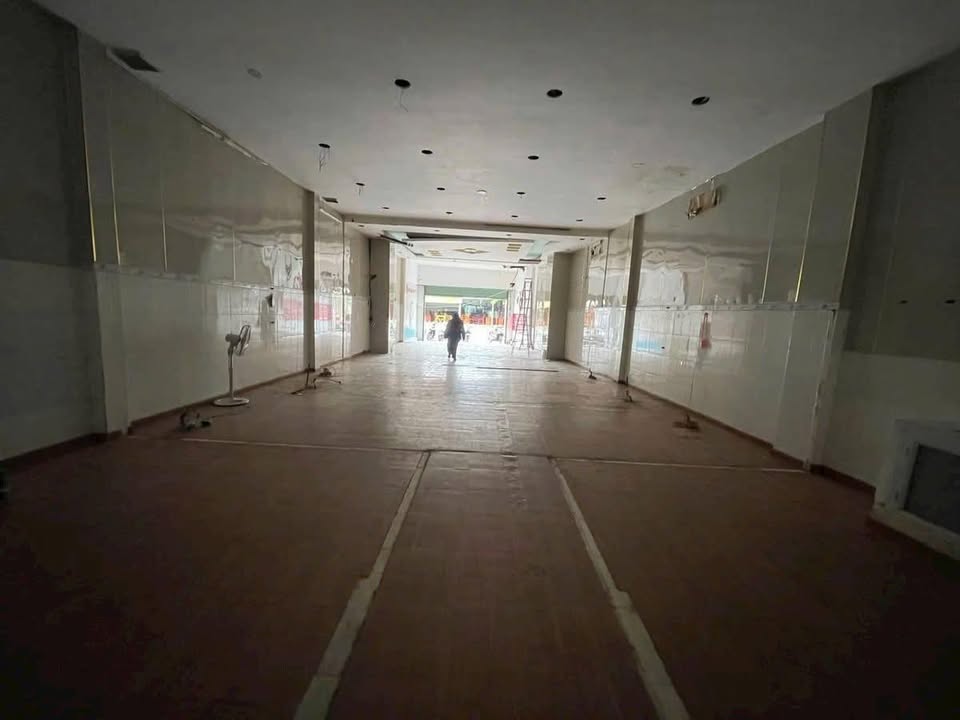 Mặt bằng kinh doanh cho thuê tại Kha Vạn Cân, Thủ Đức - Diện tích 180m² chỉ 35 triệu/tháng!