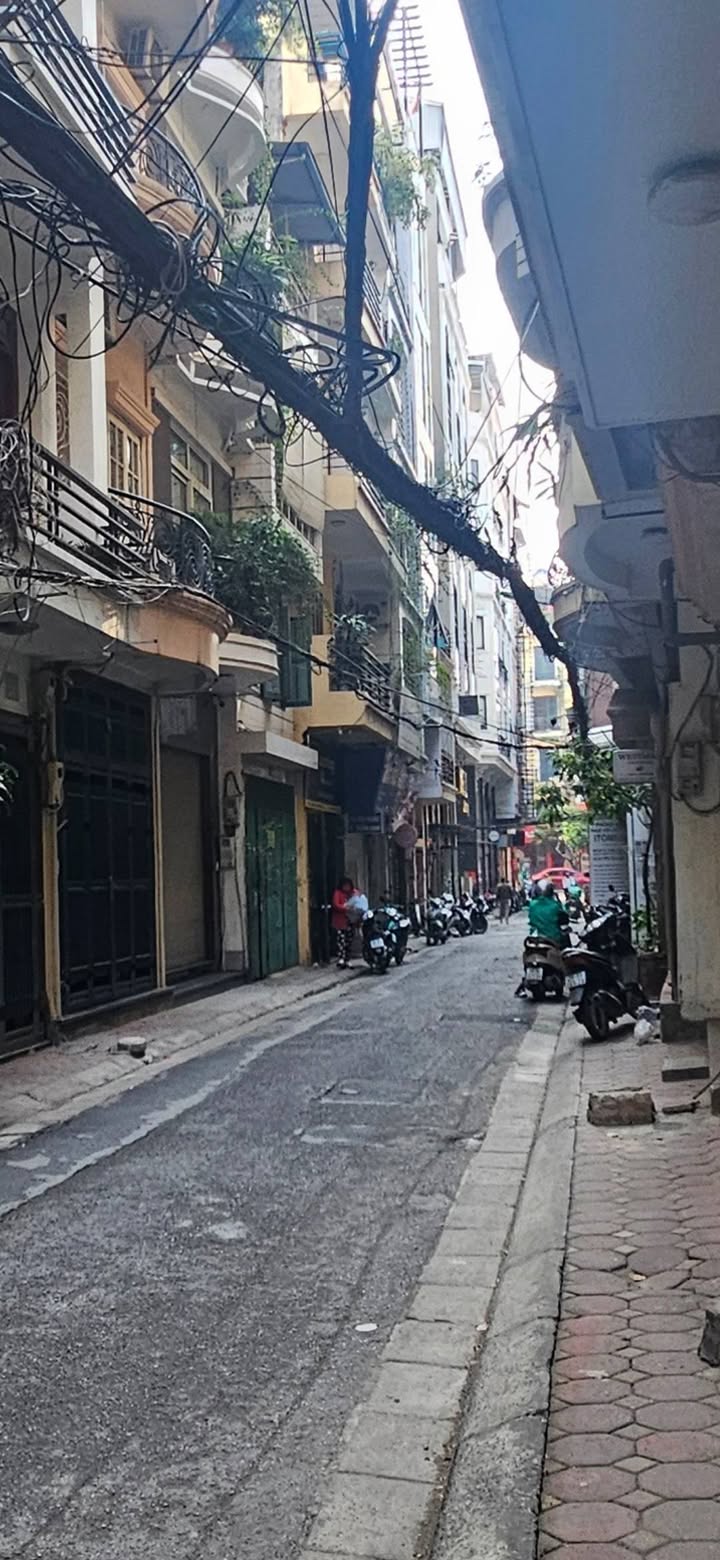 Nhà riêng Kim Mã Ba Đình 60m² giá 15 tỷ - Ô tô tránh, gần mặt phố!