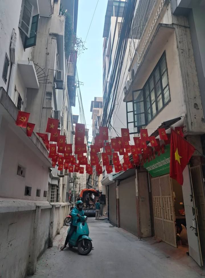 Đất mặt tiền Đội Cấn 71m² giá 20 tỷ - Vị trí đắc địa, sổ đỏ chính chủ!