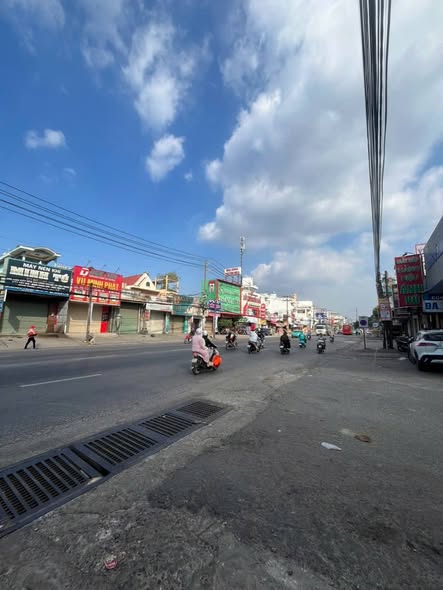 Nhà mặt tiền Quốc lộ 1A, Tân Biên, 180m² - Sổ đỏ, giá tốt!